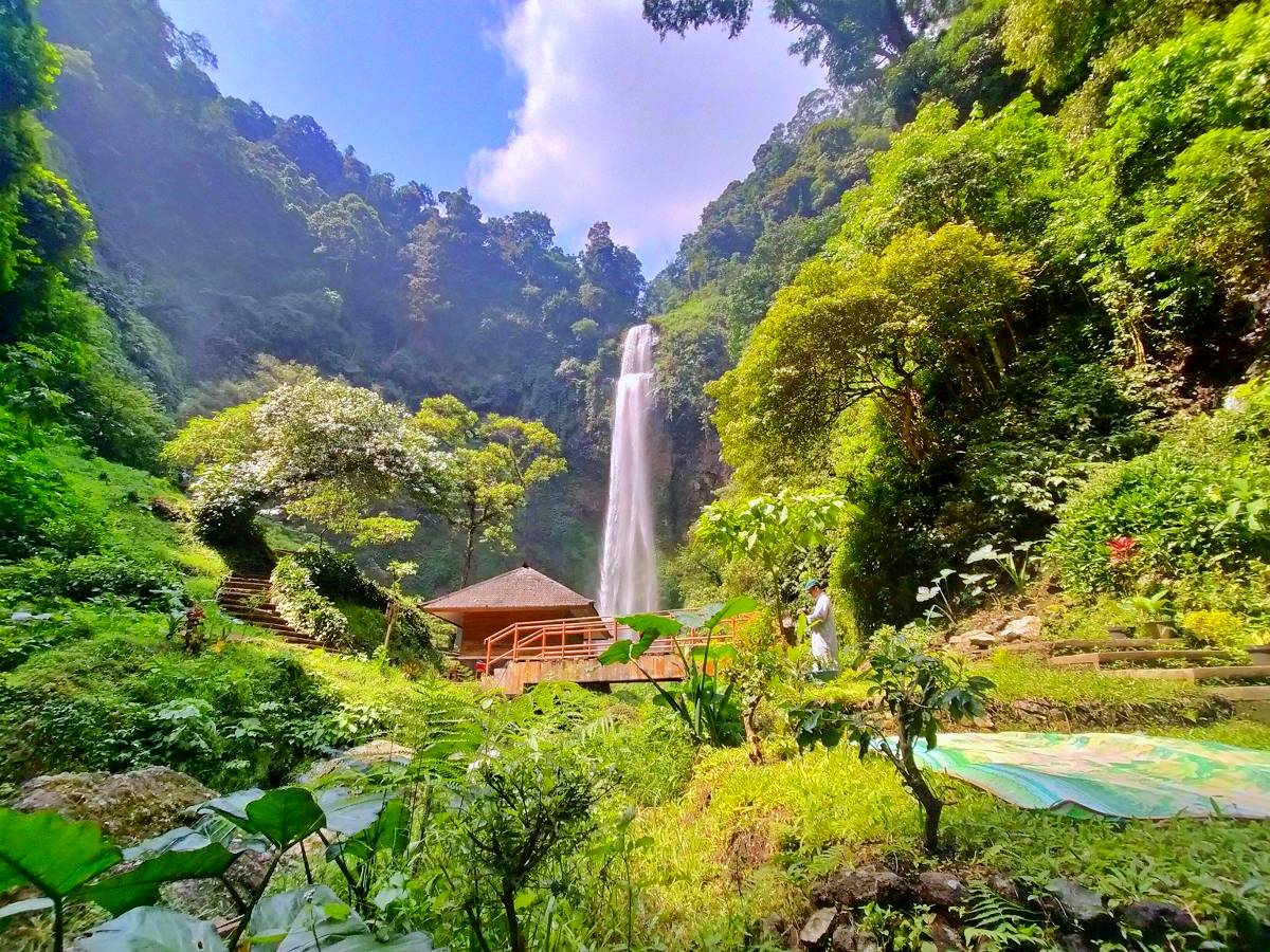 Wisata Curug Cimahi 2026: Wajah Baru Rainbow Waterfalls yang Makin Instagenic!