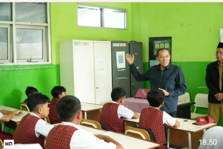 Wali kota Cimahi Ngatiyana