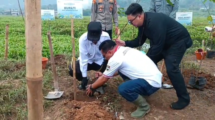 HPSN 2026 di Bandung Barat, Wabup Asep Ismail Ajak Warga Bersatu Atasi Persoalan Sampah dan Jaga Kelestarian Alam Bandung Barat