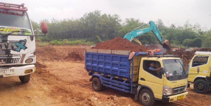 Instruksi Gubernur dan Bupati Terkesan Diabaikan, Aktivitas Galian C Tanah Merah di Wilayah Kecamatan Cigasong kian Marak