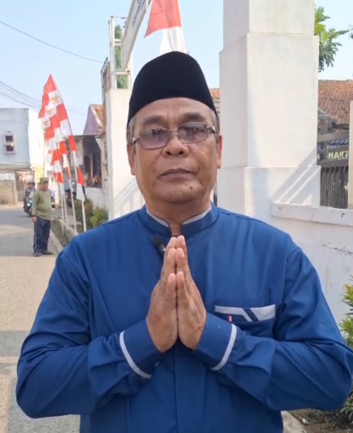 Omin Ependi kepala desa tanimulya mengajak warga Bebersih Lingkungan