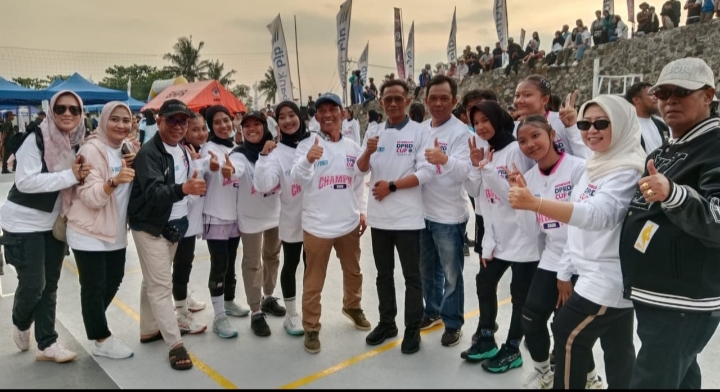 DPRD Cup Series 2 Sukses Di Gelar, Kecamatan Ngamprah Juara 1 Voli Putri