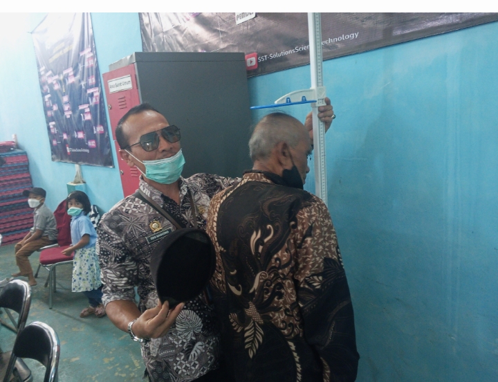 Pemdes Cangkorah Gelar Pengobatan Gratis, Warga Antusias Ikut Cek Kesehatan Di Gor Desa