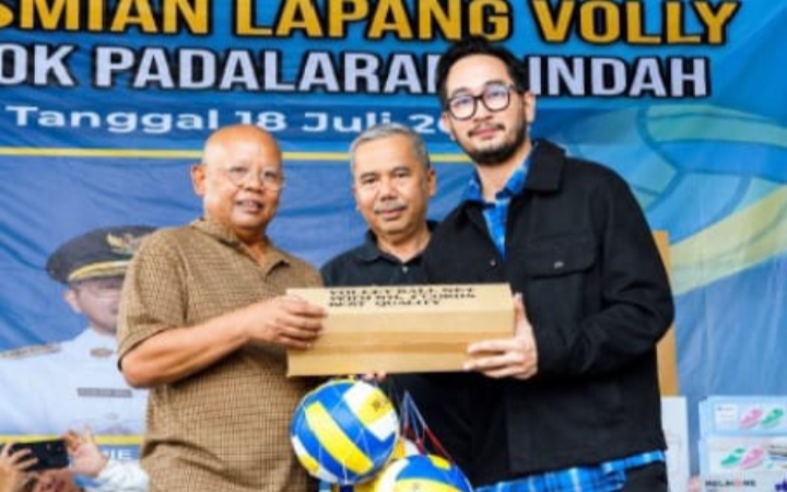 Bupati Jeje Ritchie Ismail dan Wakil Bupati Asep Ismail Resmikan Lapangan Voli Pondok Padalarang Indah, Perkuat Budaya Hidup Sehat dan Pembinaan Atlet Muda